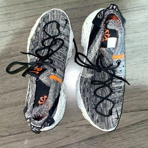 Nike Space Hippie 04